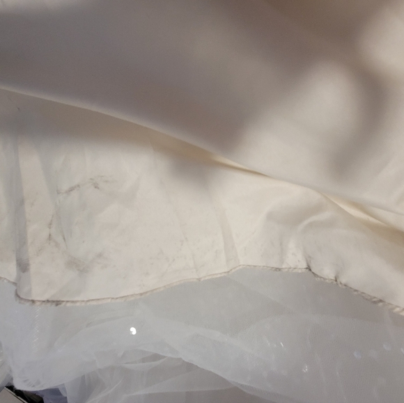 Elegant White Lace Wedding Dress - Picture 10 of 15